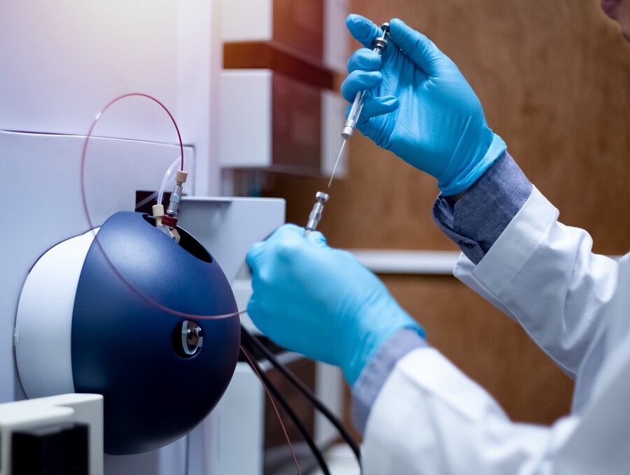 mass spectrometer with blood sample